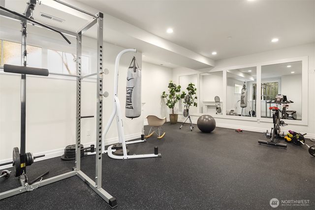 1024 91st Avenue NE, Bellevue, WA 98004