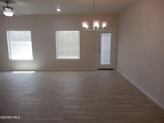 561 Oakmont Place, El Paso, TX 79928