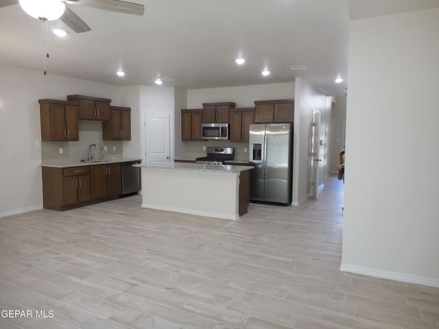 561 Oakmont Place, El Paso, TX 79928