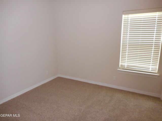 561 Oakmont Place, El Paso, TX 79928