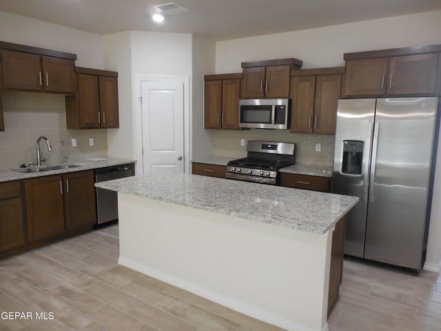 561 Oakmont Place, El Paso, TX 79928