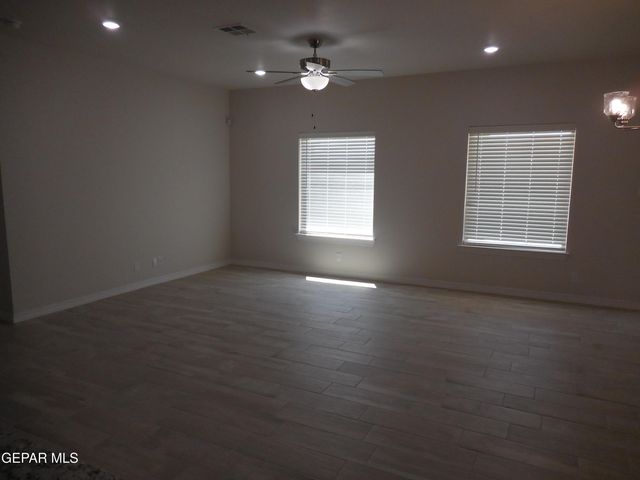 561 Oakmont Place, El Paso, TX 79928