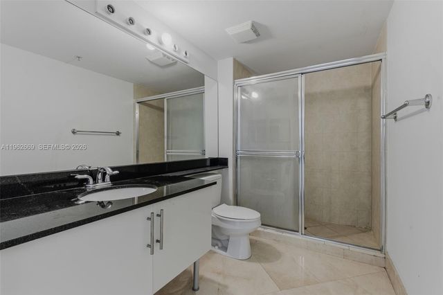 31 SE 5th St 2301, Miami, FL 33131