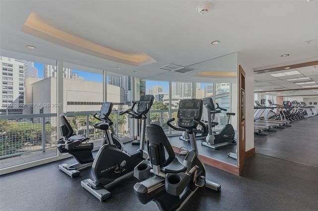 31 SE 5th St 2301, Miami, FL 33131