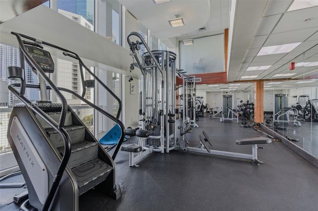 31 SE 5th St 2301, Miami, FL 33131