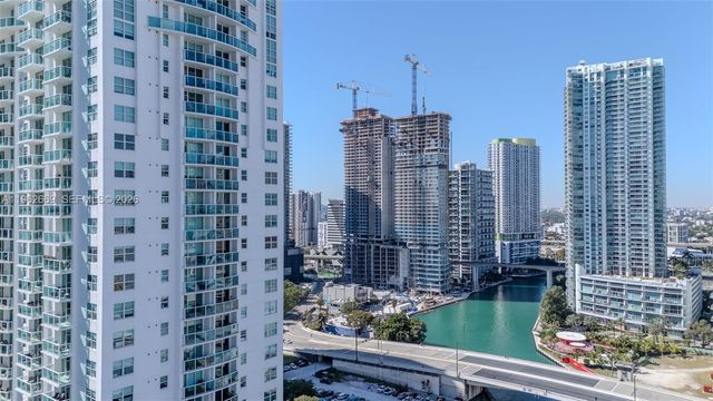 31 SE 5th St 2301, Miami, FL 33131