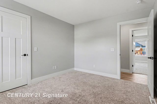 8441 Cottonwood Drive, Freeland, MI 48623