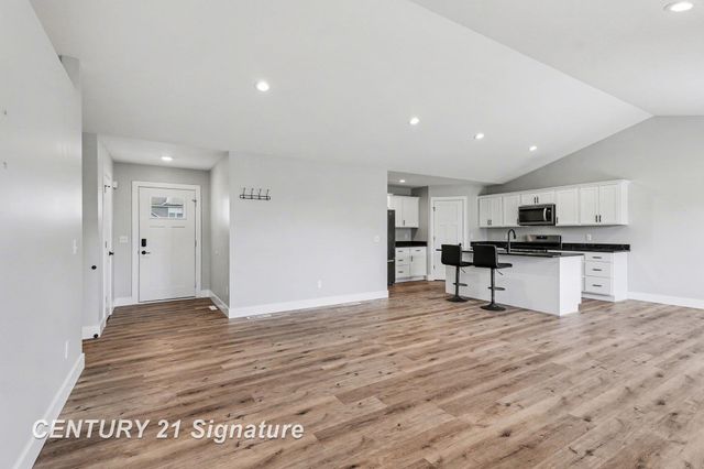 8441 Cottonwood Drive, Freeland, MI 48623