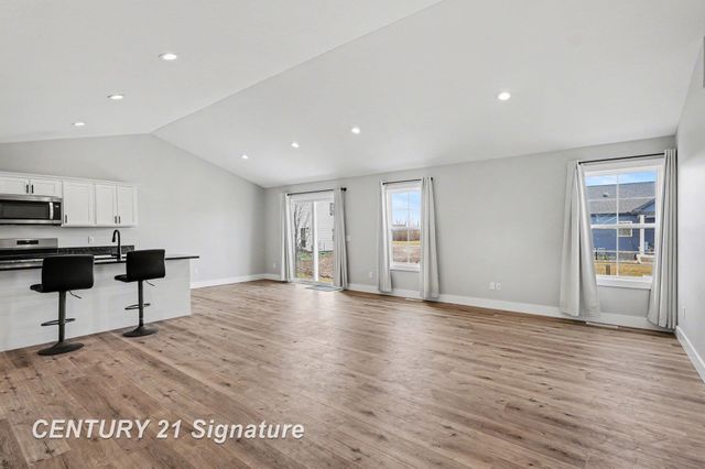 8441 Cottonwood Drive, Freeland, MI 48623