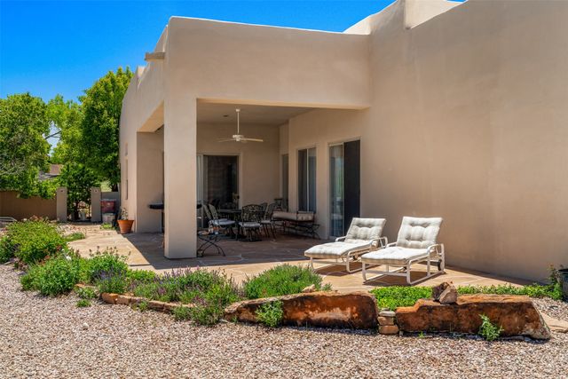 79 E Chili Line Road, Santa Fe, NM 87508