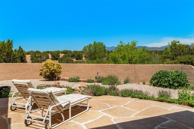 79 E Chili Line Road, Santa Fe, NM 87508