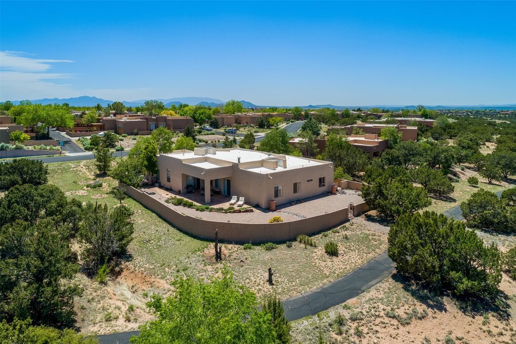 79 E Chili Line Road, Santa Fe, NM 87508