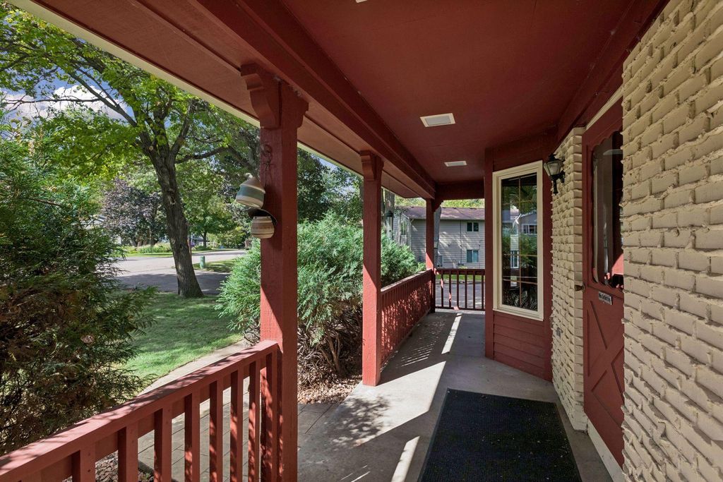 2815 Saddlebrooke Circle E, Minnetonka, MN 55305 — photo 3