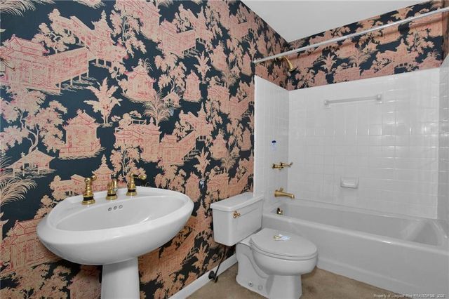 549 Rainforest Road, Hope Mills, NC 28348