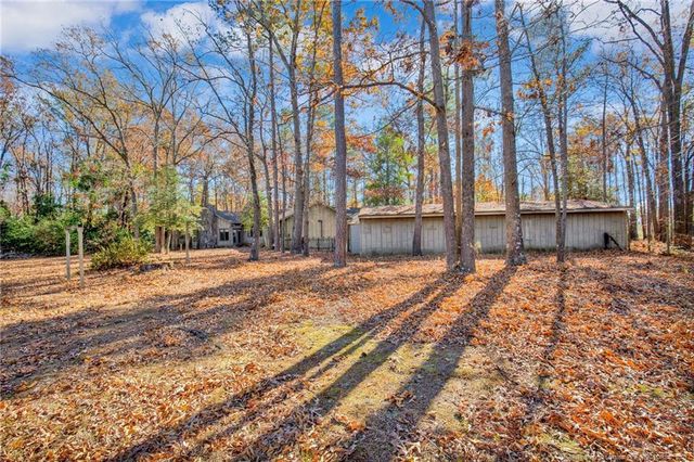 549 Rainforest Road, Hope Mills, NC 28348