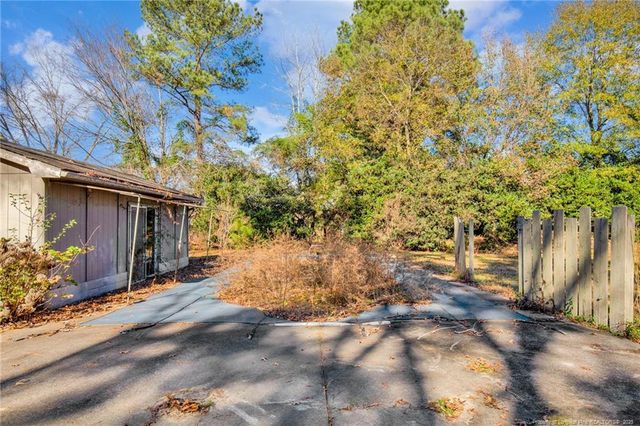 549 Rainforest Road, Hope Mills, NC 28348