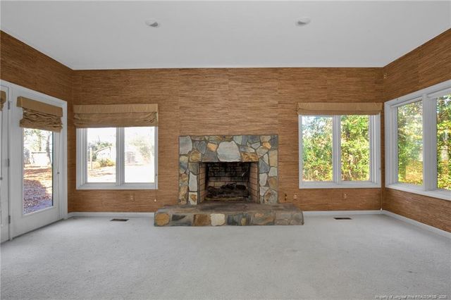 549 Rainforest Road, Hope Mills, NC 28348