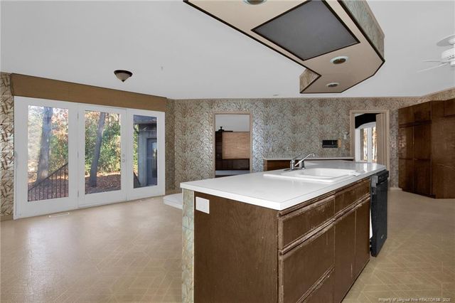 549 Rainforest Road, Hope Mills, NC 28348