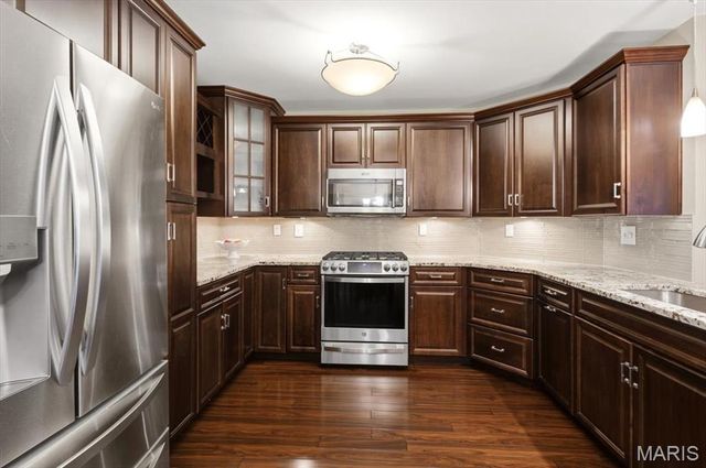 20 Greystoke Court, Ballwin, MO 63021