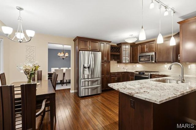 20 Greystoke Court, Ballwin, MO 63021