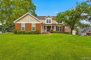 20 Greystoke Court, Ballwin, MO 63021