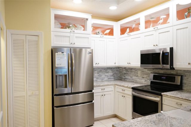 652 MC DANIEL STREET, Sun City Center, FL 33573