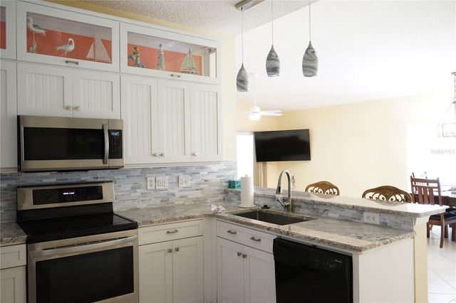 652 MC DANIEL STREET, Sun City Center, FL 33573