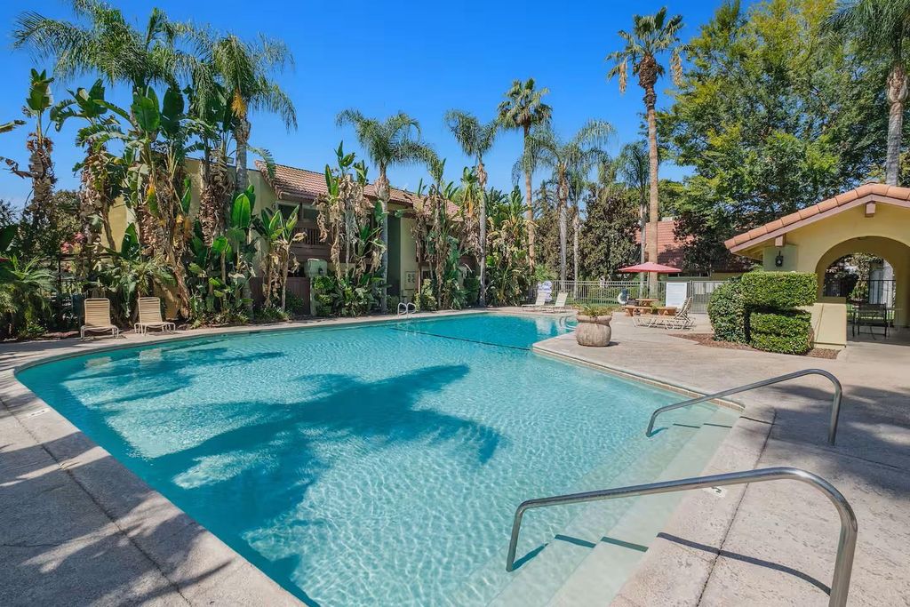 Image 13 of property listing at 2881 Huntington Boulevard # 225, Fresno, CA 93721