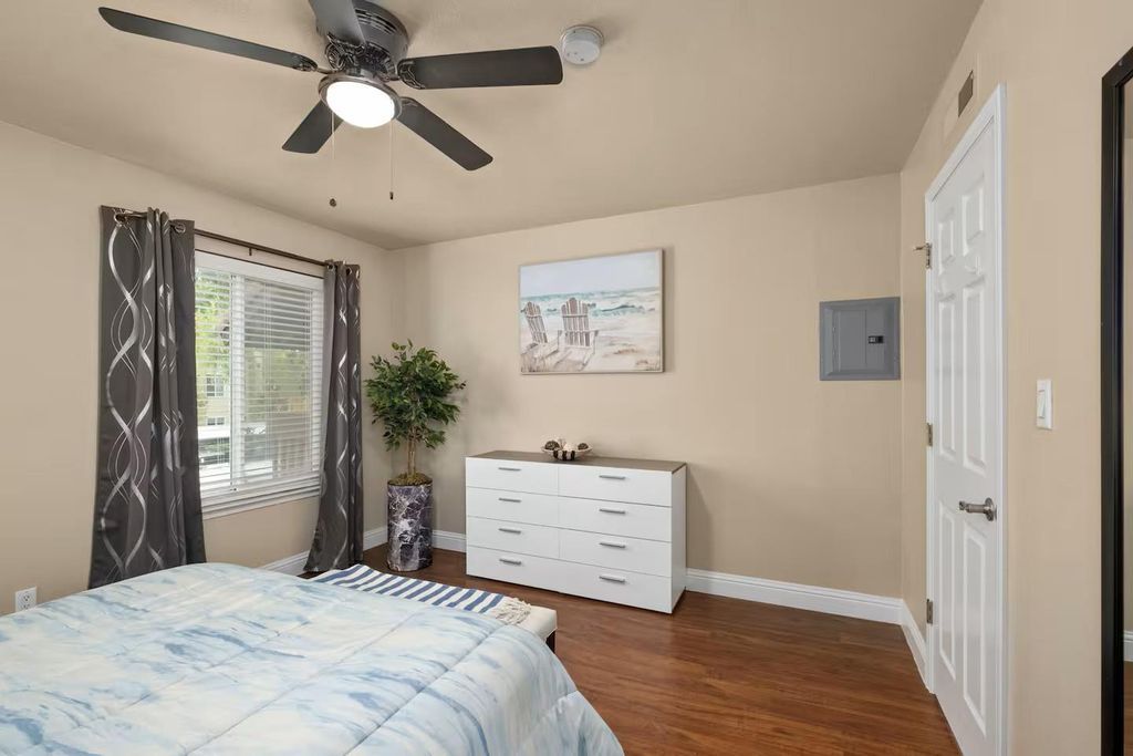 Image 6 of property listing at 2881 Huntington Boulevard # 225, Fresno, CA 93721