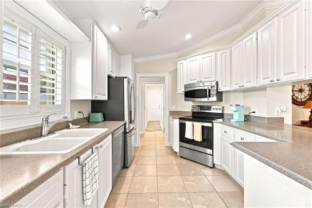 7704 Rozzini LN, Naples, FL 34114