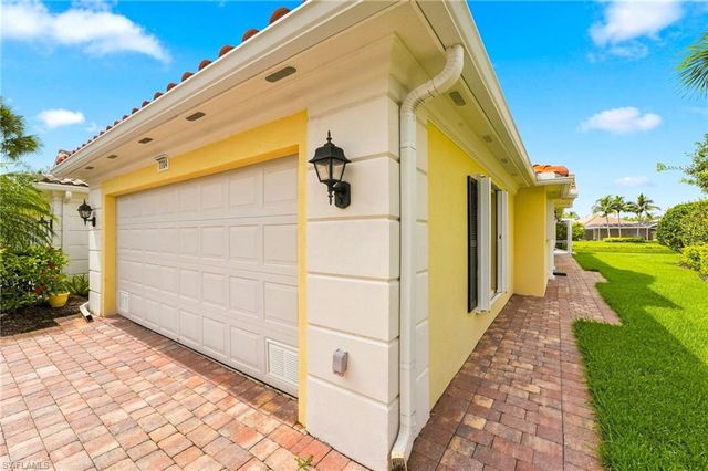 7704 Rozzini LN, Naples, FL 34114