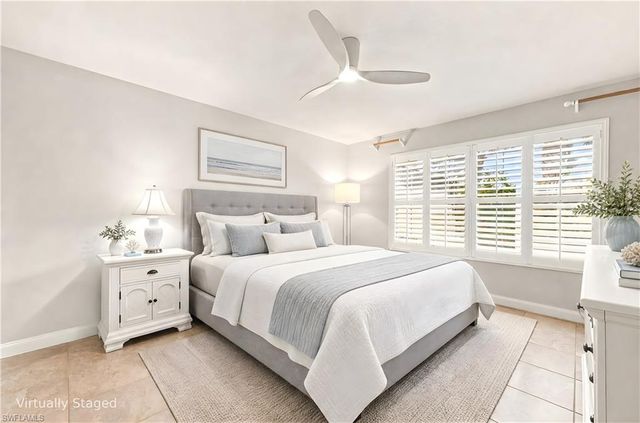 7704 Rozzini LN, Naples, FL 34114