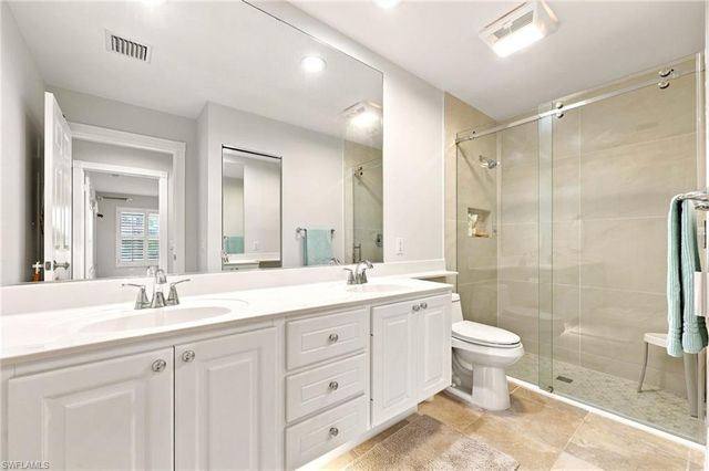 7704 Rozzini LN, Naples, FL 34114