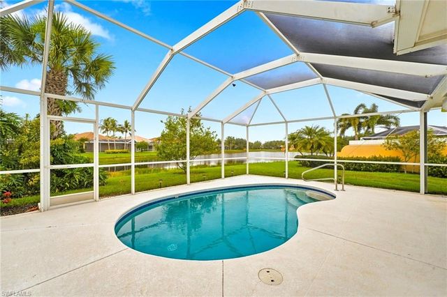 7704 Rozzini LN, Naples, FL 34114