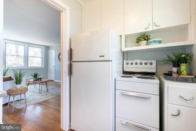 6-J RESEARCH RD, Greenbelt, MD 20770