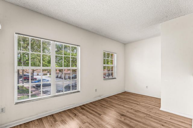 10336 Fox Trail Road S 1305, Royal Palm Beach, FL 33411