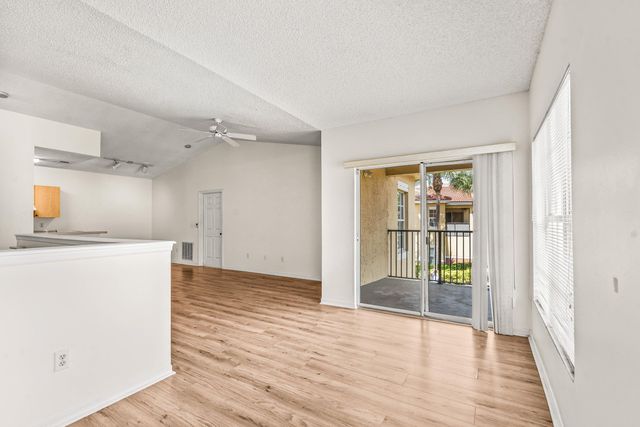 10336 Fox Trail Road S 1305, Royal Palm Beach, FL 33411