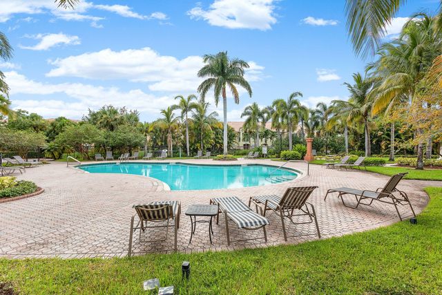 10336 Fox Trail Road S 1305, Royal Palm Beach, FL 33411