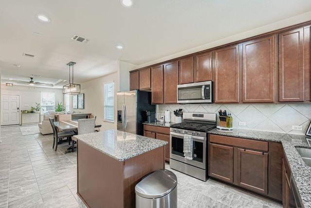 126 Big Leaf DR, Buda, TX 78610