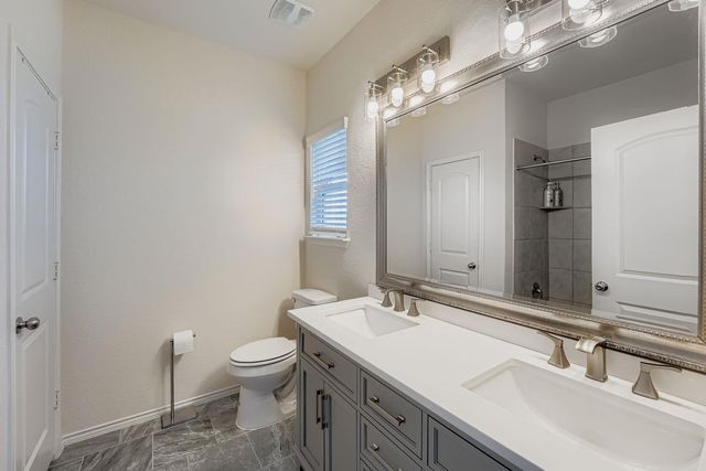 126 Big Leaf DR, Buda, TX 78610