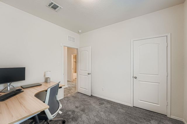 126 Big Leaf DR, Buda, TX 78610