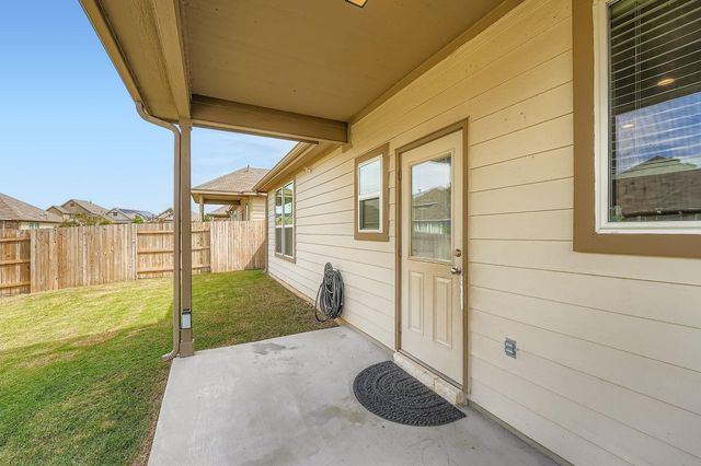 126 Big Leaf DR, Buda, TX 78610