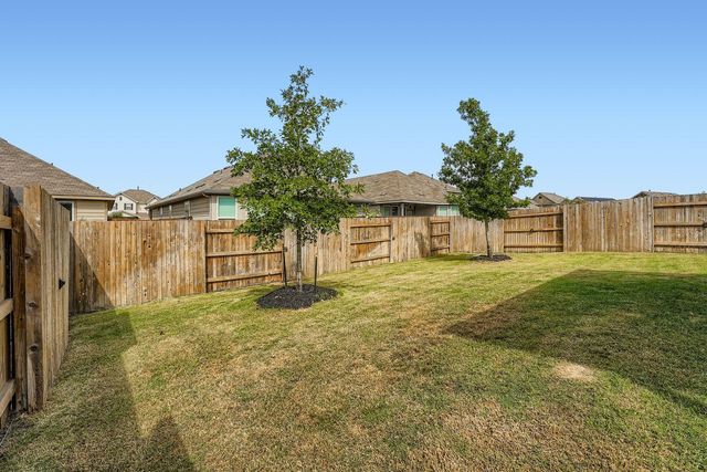 126 Big Leaf DR, Buda, TX 78610