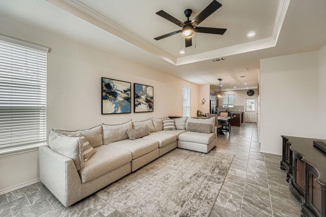 126 Big Leaf DR, Buda, TX 78610