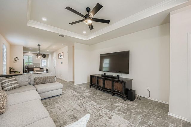 126 Big Leaf DR, Buda, TX 78610