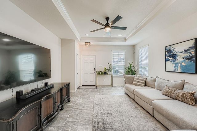 126 Big Leaf DR, Buda, TX 78610