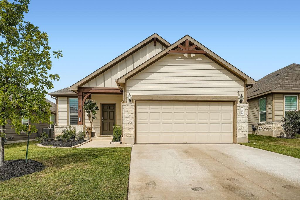 126 Big Leaf DR, Buda, TX 78610