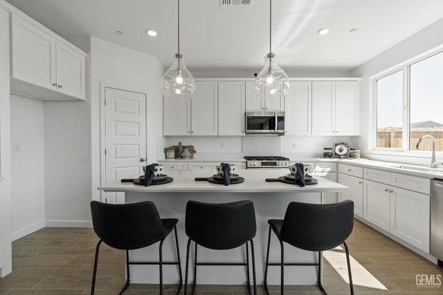 3308 Laurel Hill Lane, Shafter, CA 93263