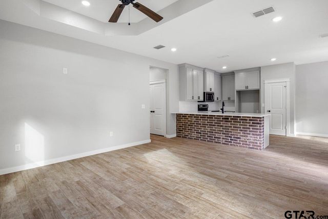 181 County Road 4114, Jacksonville, TX 75766