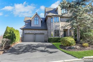 153 Ashley Place, Park Ridge, NJ 07656